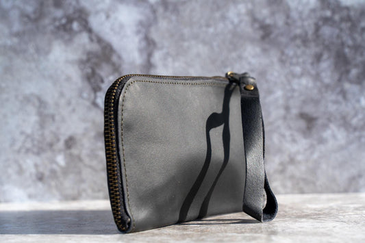 Bluff Zippered Wristlet