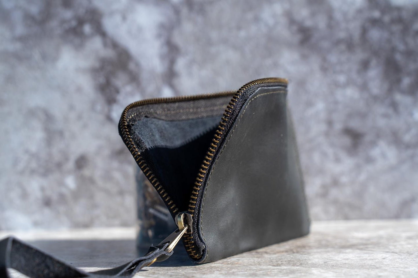 Bluff Zippered Wristlet